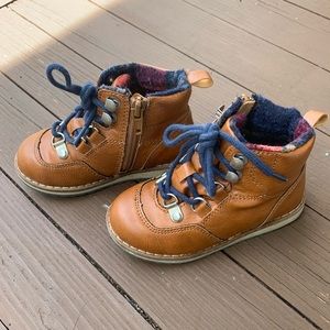 Gap Hiker Boots